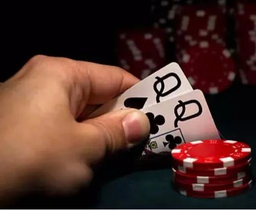 牌局分析：这手QQ就该跟注到底